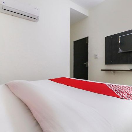 Hotel O Red Ark Landran Екстериор снимка