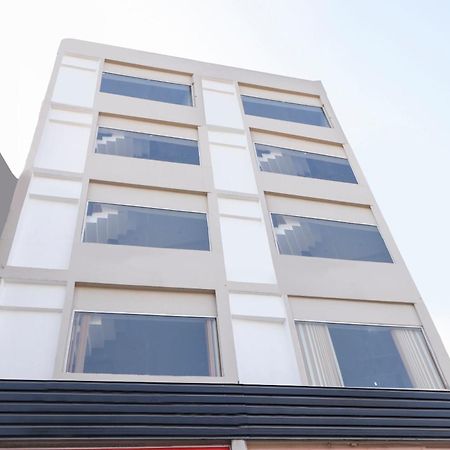 Hotel O Red Ark Landran Екстериор снимка
