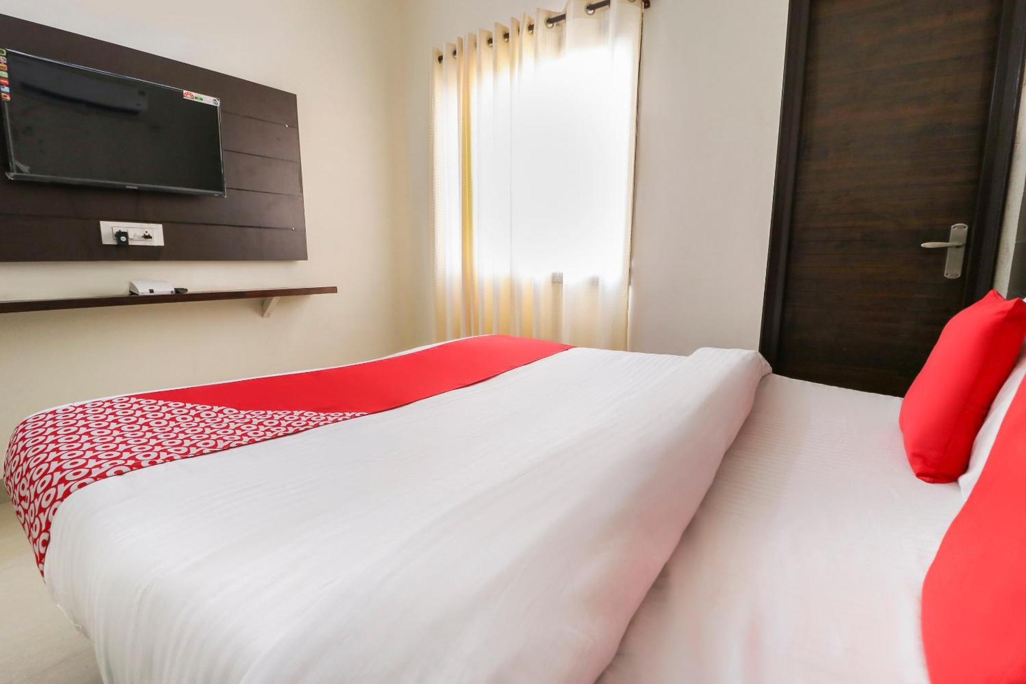 Hotel O Red Ark Landran Екстериор снимка