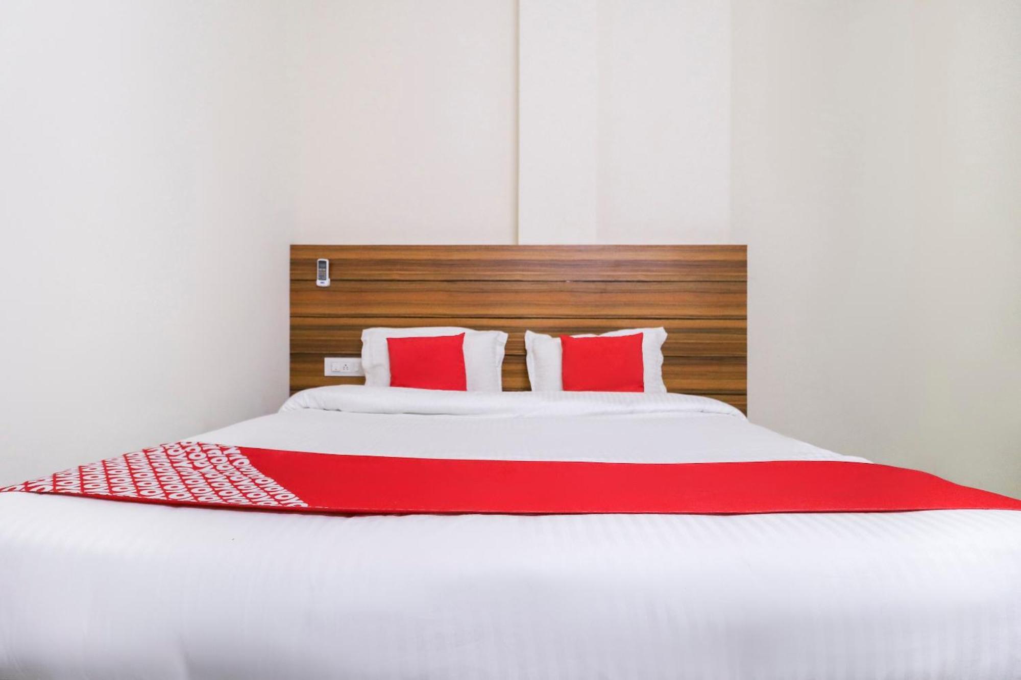 Hotel O Red Ark Landran Екстериор снимка